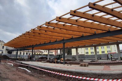 Montované konstrukce - autobusové nádraží - Jaroměř (Česká republika)