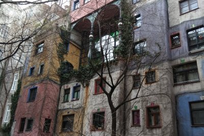 Bytové stavby - Hundertwasserhaus - Vídeň (Rakousko)