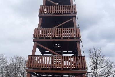 Dřevěné stavby - Rozhledna Lucemburkův kopec - Malečov (Česká republika)