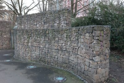 Kamenné stavby - gabionová stěna - Ústí nad Labem (Česká republika)